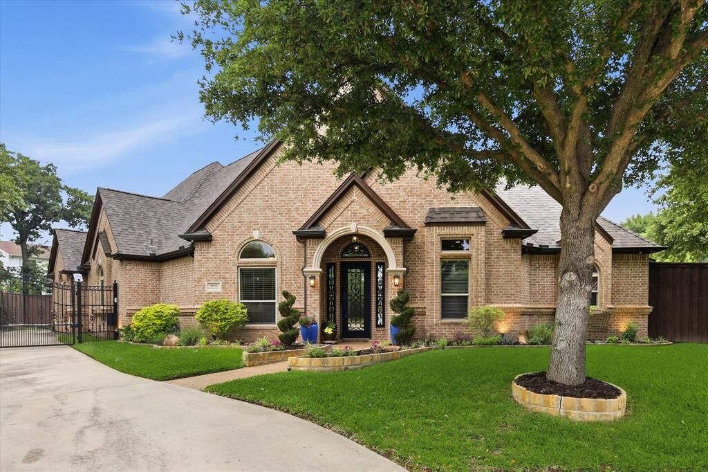 Property Photo:  8953 Stratford Drive  TX 76182 