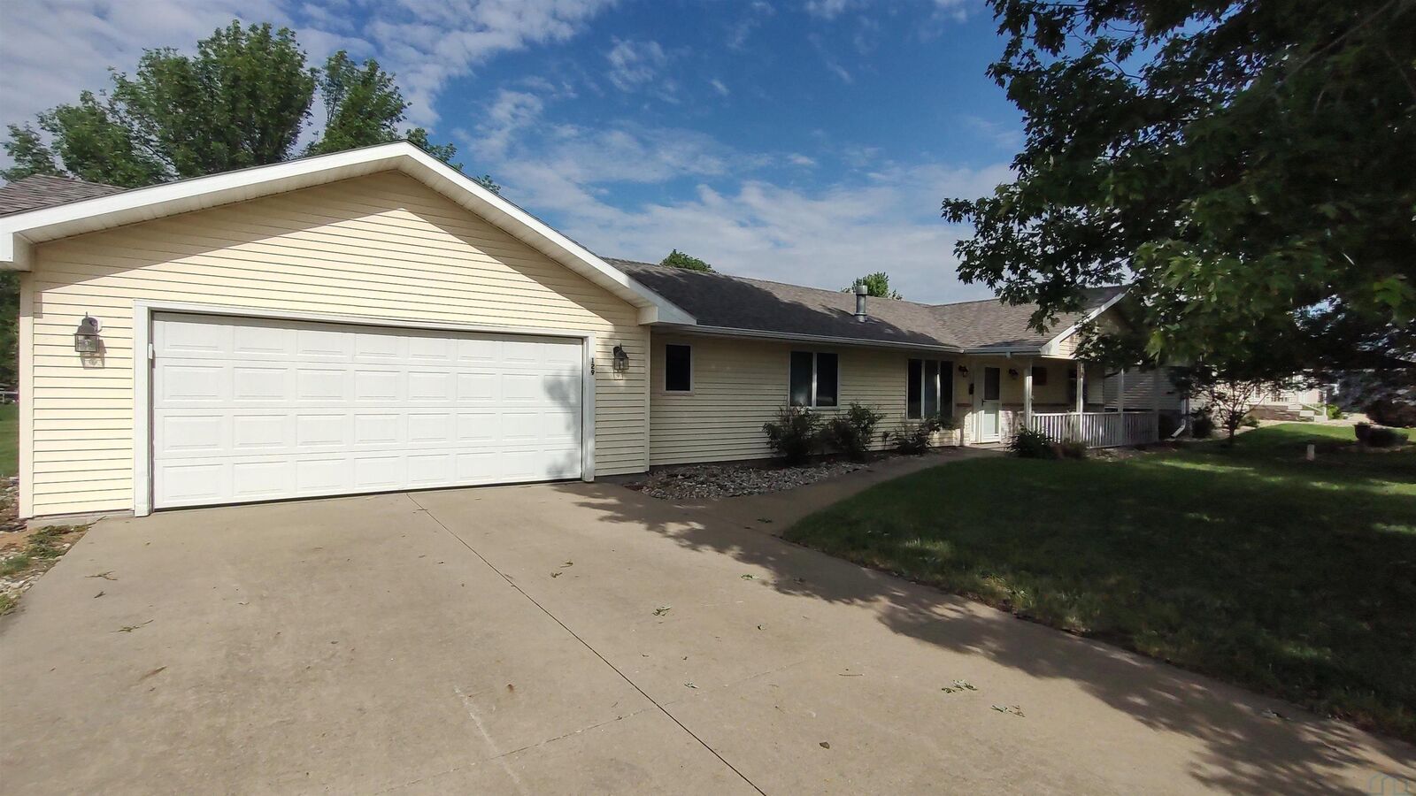 Property Photo:  129 Burdick  IA 51052 