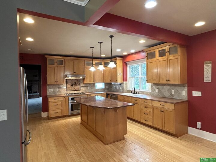 Property Photo: 211 W Alexander Street NE 68064