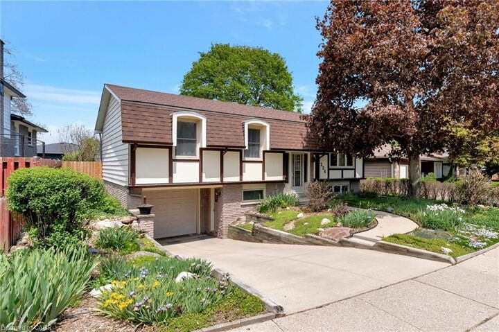 Property Photo: 224 Erindale Crescent ON N3C 3E8