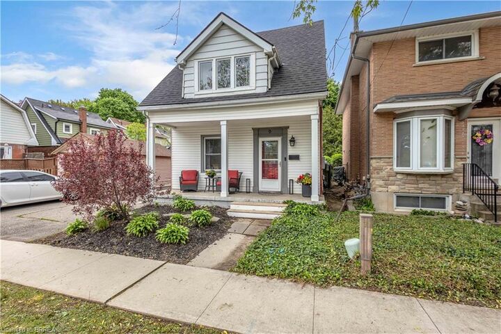 Property Photo:  9 Aylmer Street  ON N3S 6J7 
