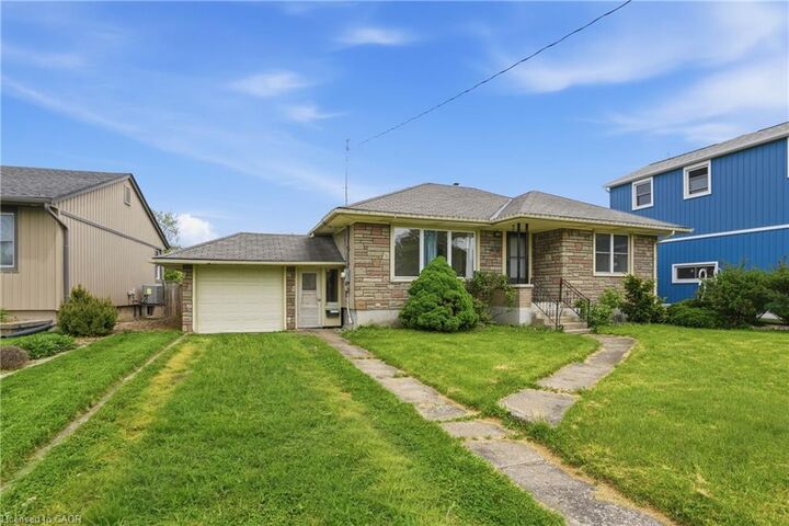 Property Photo:  602 Geneva Street  ON L2N 2J4 