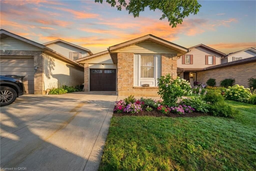 Property Photo:  58 Leacock Avenue  ON N1E 6R1 