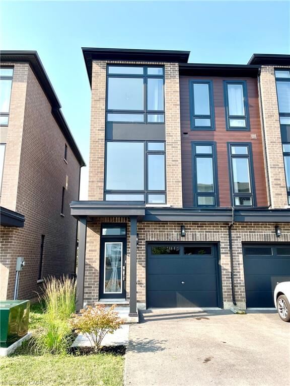 Property Photo: 270 Melvin Avenue 21 ON L8H 2K2