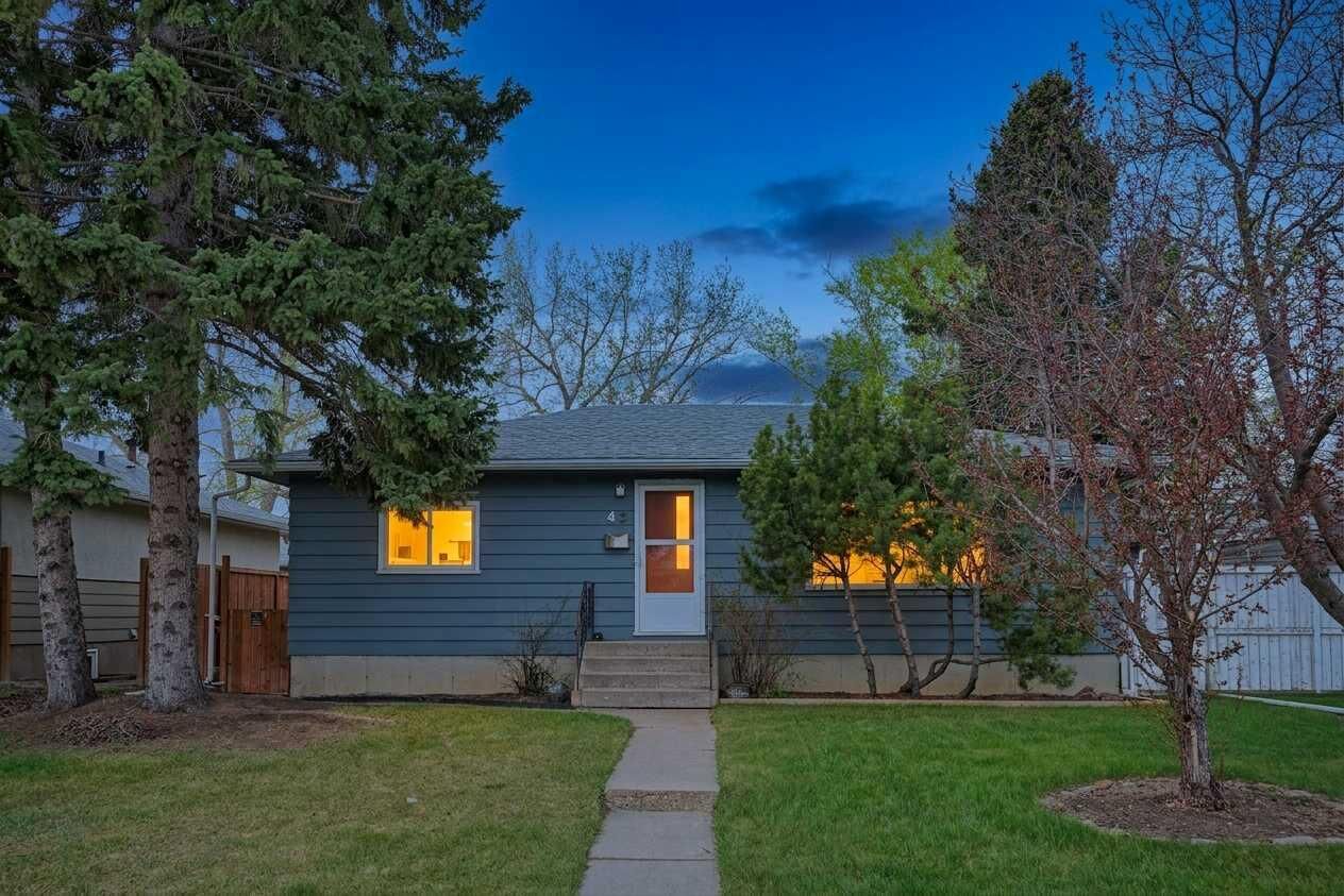 Property Photo:  43 Coleridge Road NW  AB T2K 1X1 