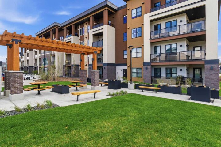 Property Photo: 81 Arbour Lake View NW 1306 AB T3G 0H4