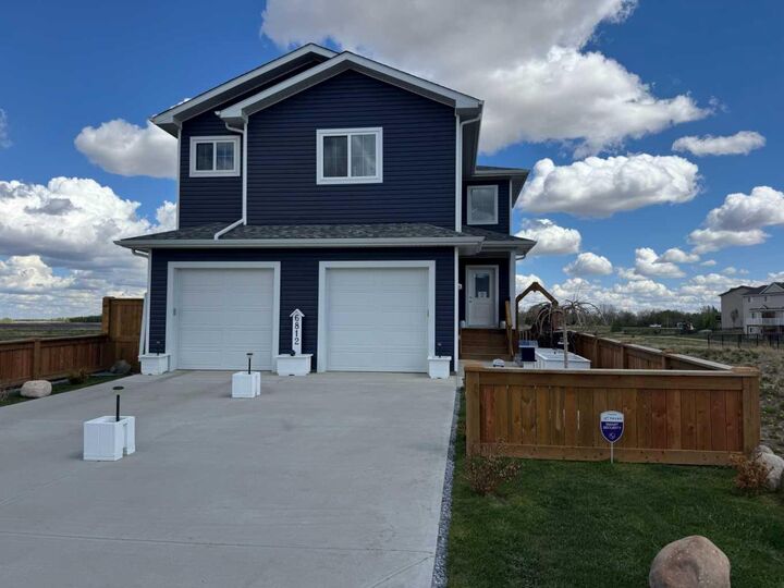Property Photo: 6812 50 Avenue AB T4V 5G1
