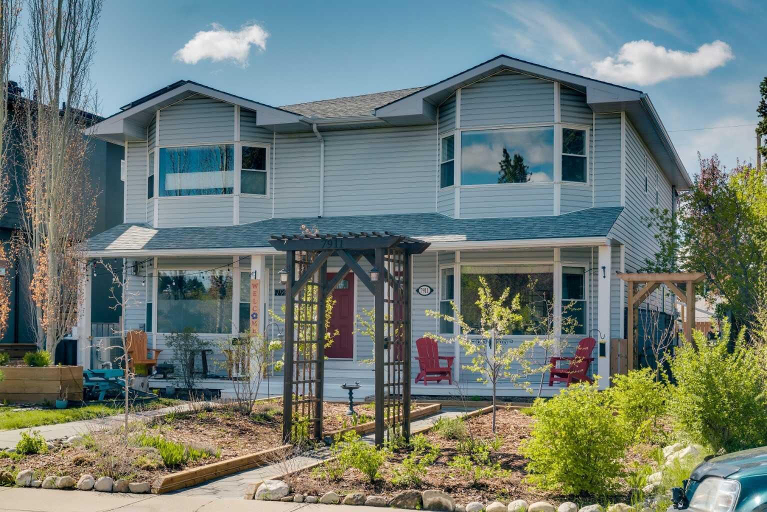 Property Photo: 7911 47 Avenue NW AB T3B 1Z2