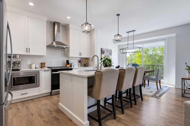 Property Photo: 77 Walgrove Gardens SE AB T2X 4C5