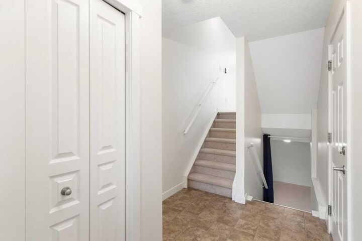 Property Photo:  59 Cimarron Vista Gardens  AB T1S 0G3 