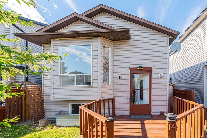 14 Martindale Mews NE — photo 1