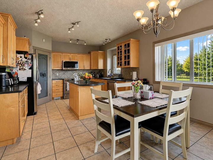 Property Photo: 12605 Lakeshore Drive AB T8X 8C6
