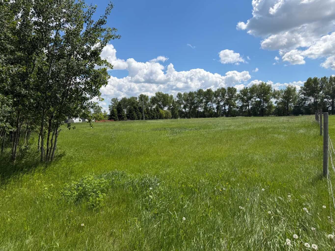 Property Photo: On Township Road 432 AB T4J 1R2