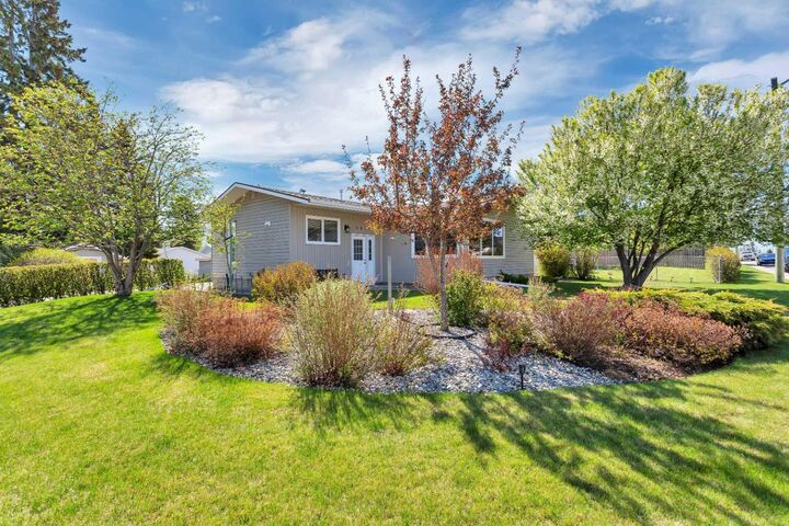 Property Photo: 5435 54 Street AB T4T 1A1
