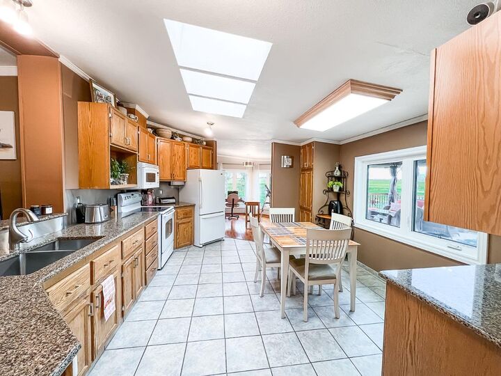 Property Photo: 77132 Range Road 212 AB T0H 1M0