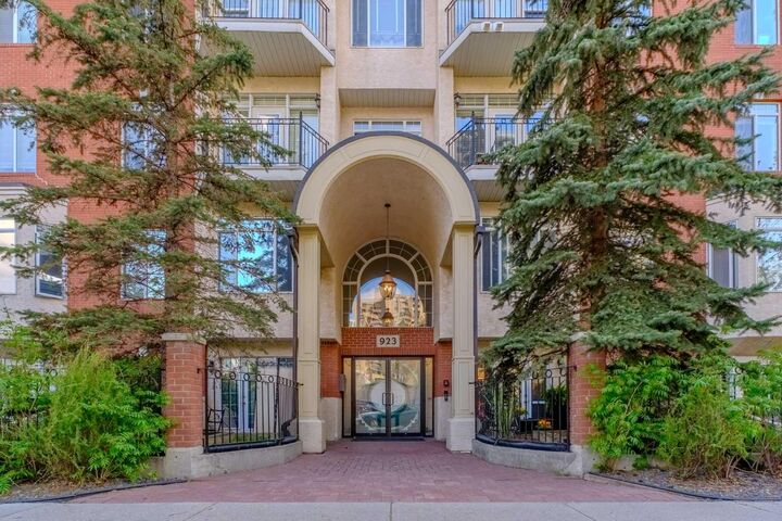 Property Photo:  923 15 Avenue SW 305  AB T2R 0S2 