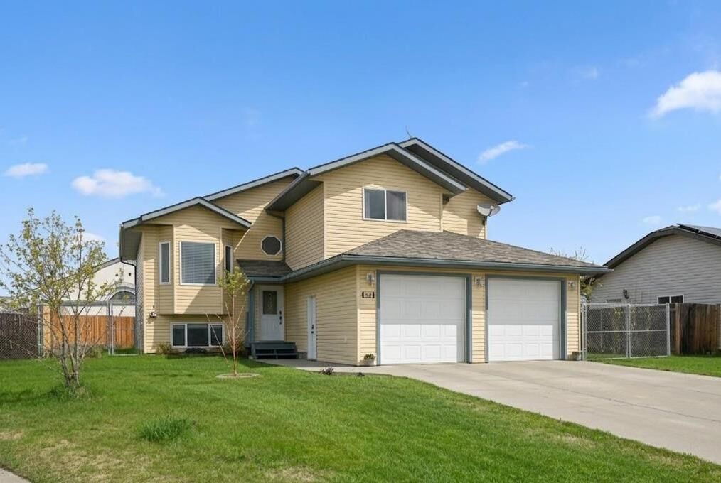 Property Photo:  2819 46 Avenue  AB T9S 1N7 