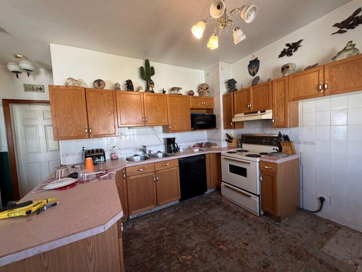 Property Photo: 102 Railway Avenue S AB T0J 0B0