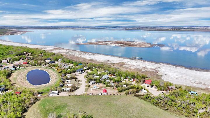 Property Photo:  37 Sunset Lane  AB T0C 2L0 