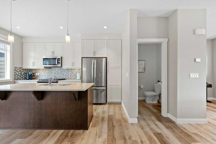 Property Photo: 205 Wentworth Row SW AB T3H 1Y1