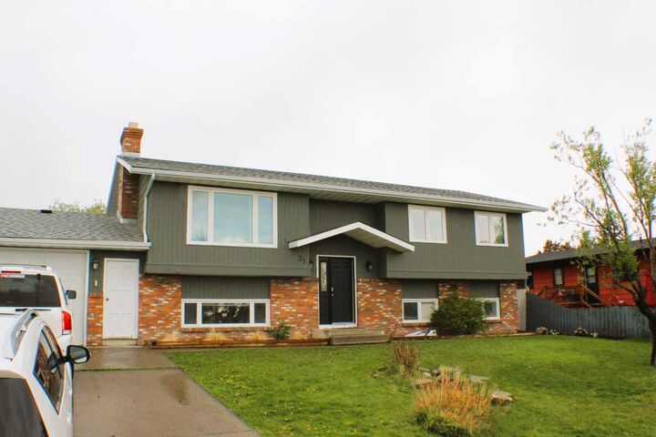 Property Photo: 31 Schofield Place AB T0K 1W0