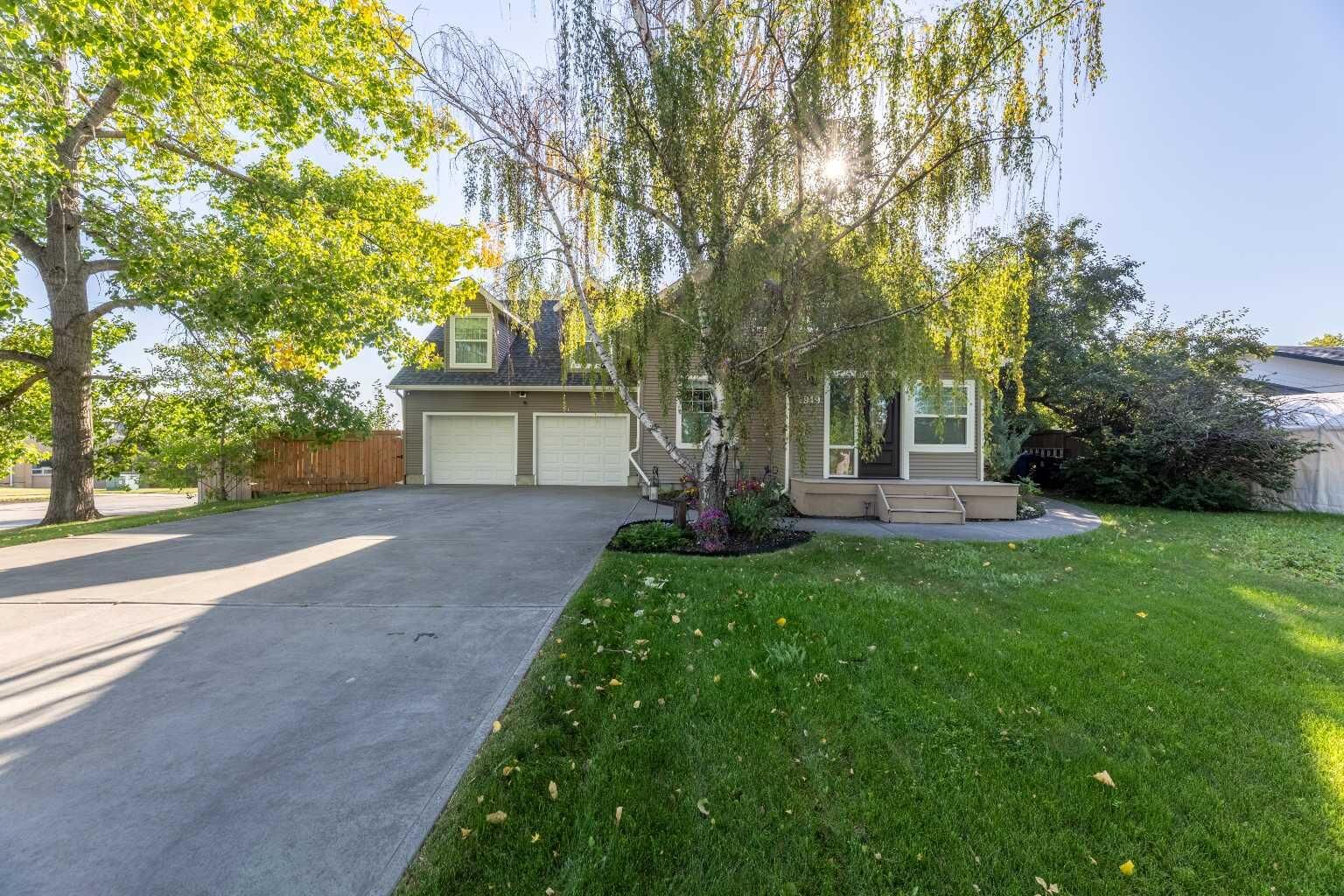 Property Photo: 1919 14 Street AB T0M 0W0