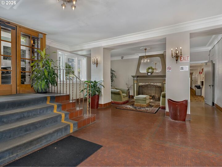 Property Photo:  20 NW 16th Ave  OR 97209 