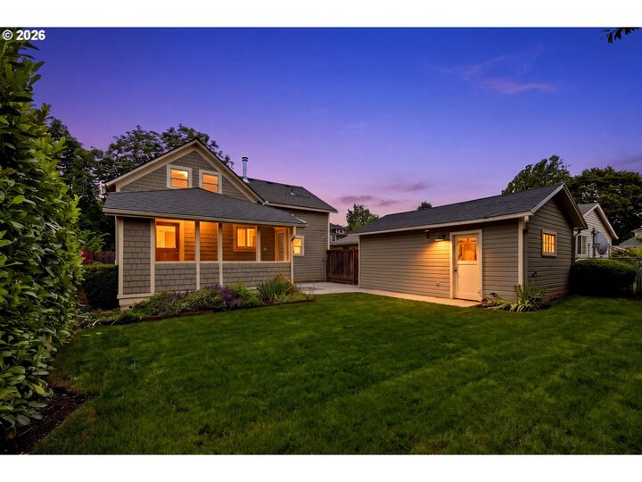 Property Photo: 6104 SE Francis St OR 97206