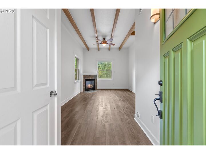 Property Photo: 71 NE Graham St OR 97212