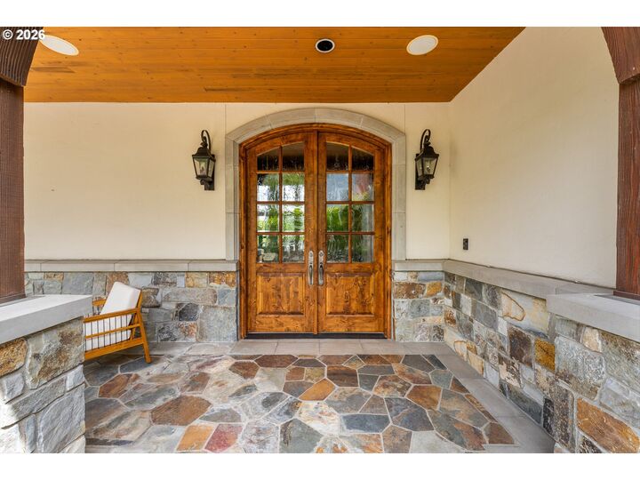 Property Photo: 11859 S Riverwood Rd OR 97219