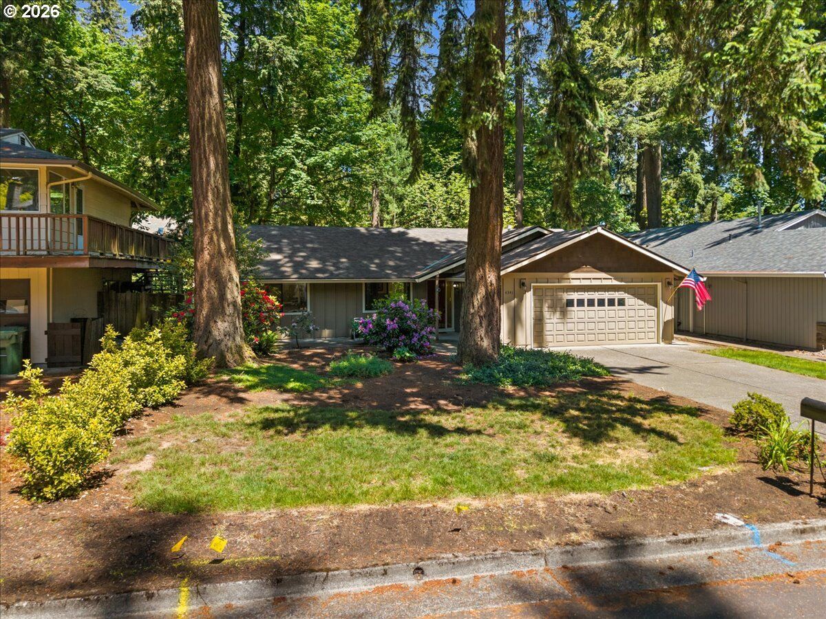 Property Photo: 4341 Collins Way OR 97035
