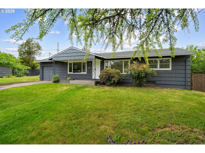 Property Photo:  1100 SE 114th Pl  OR 97216 
