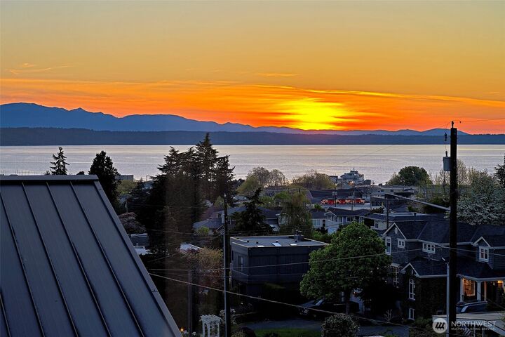 Property Photo: 750 Maple Street WA 98020