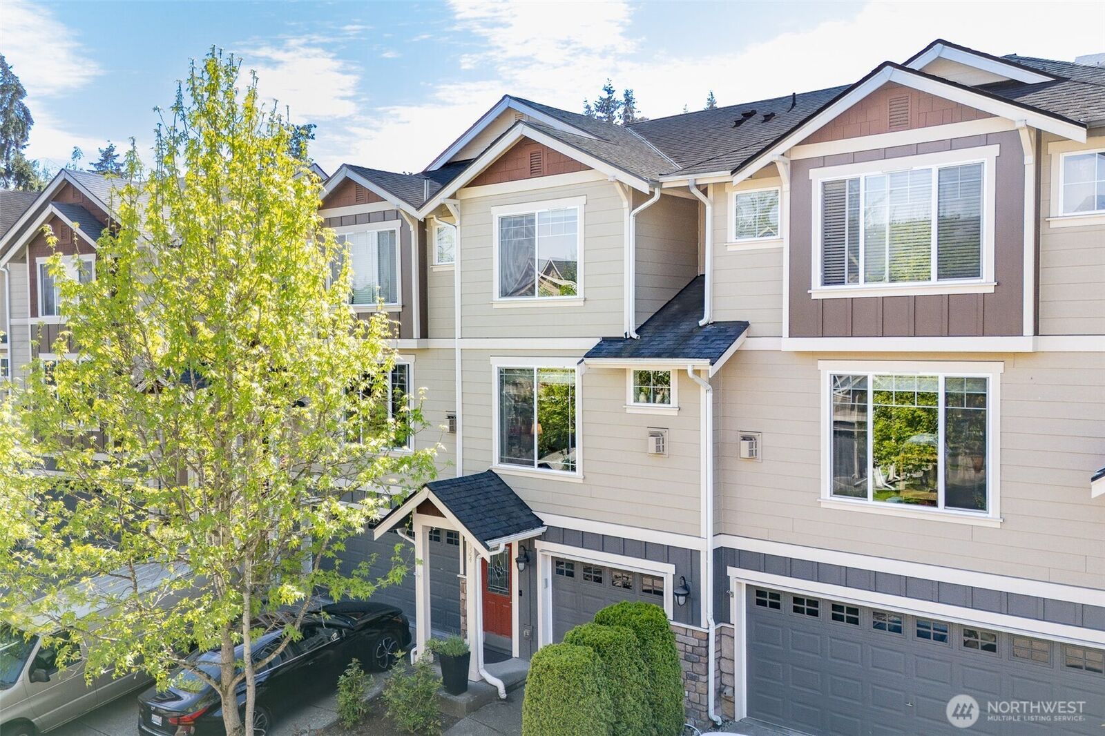 Property Photo:  524  Pilchuck Path  WA 98201 