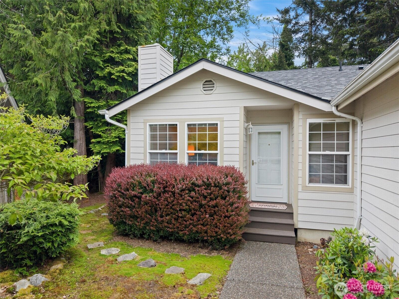 Property Photo:  3805  Gablecrest Court  WA 98226 