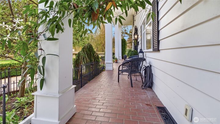 Property Photo:  10506  Robin Hood Drive  WA 98020 