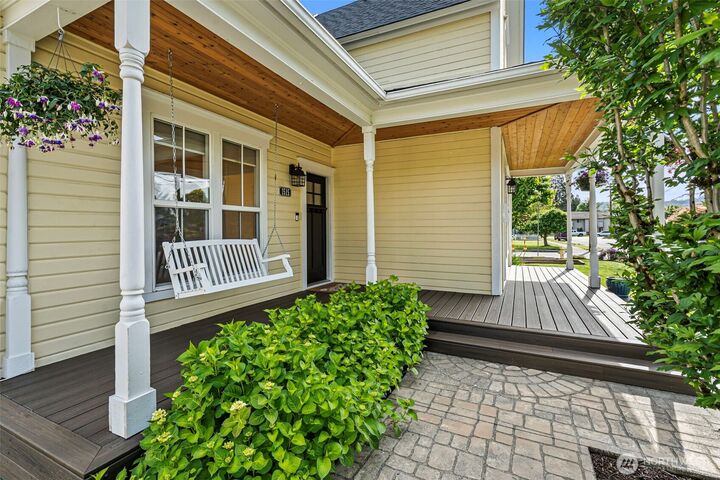 Property Photo:  1515  Everett Street  WA 98390 