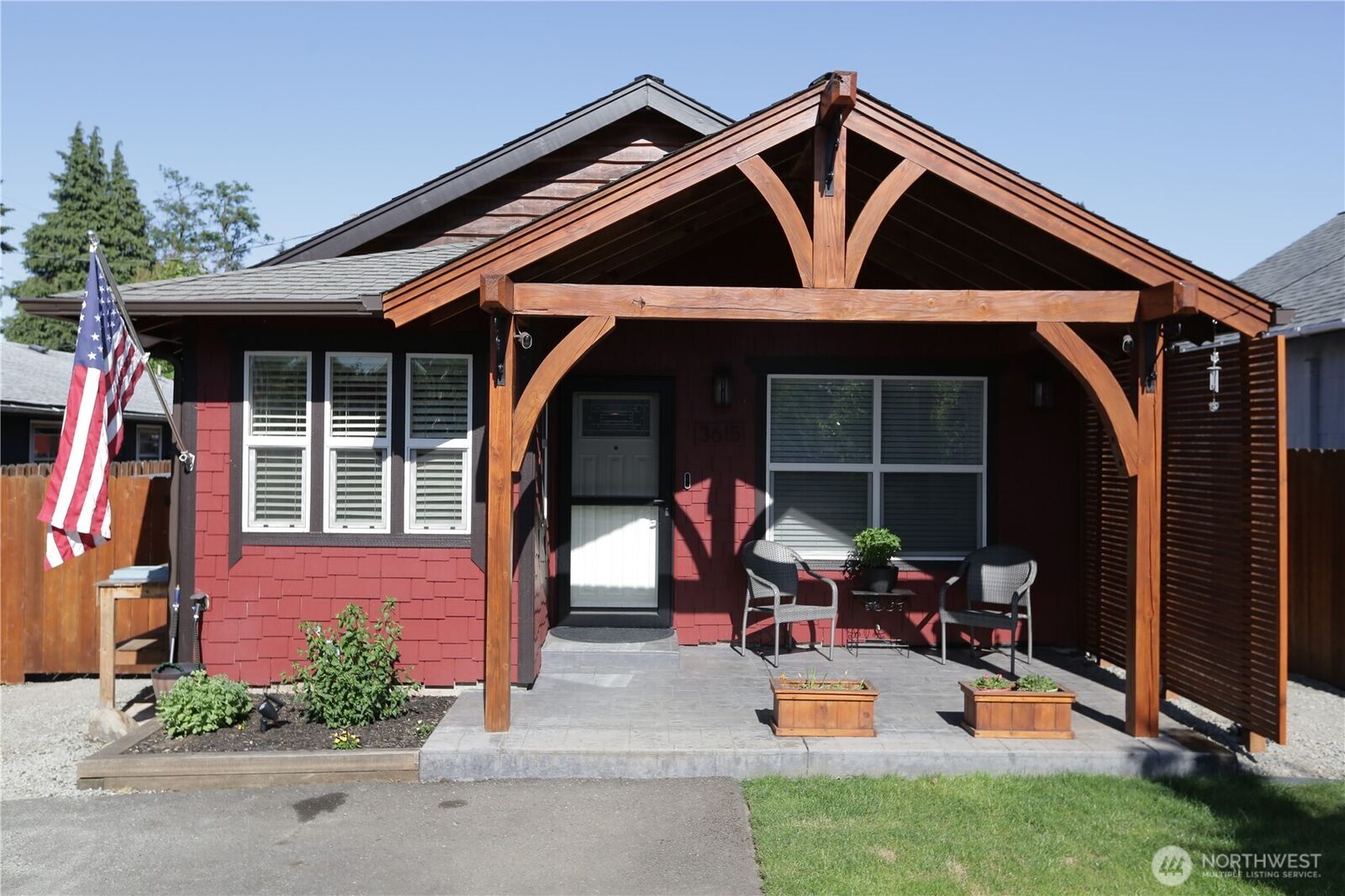 Property Photo:  3615  T Street  WA 98663 