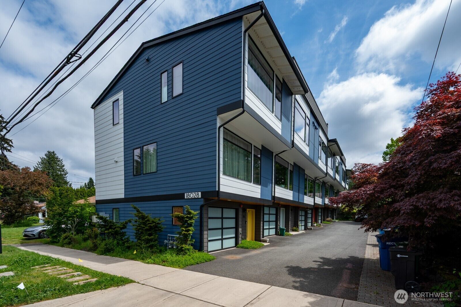 Property Photo:  18028  10th Avenue NE F  WA 98155 
