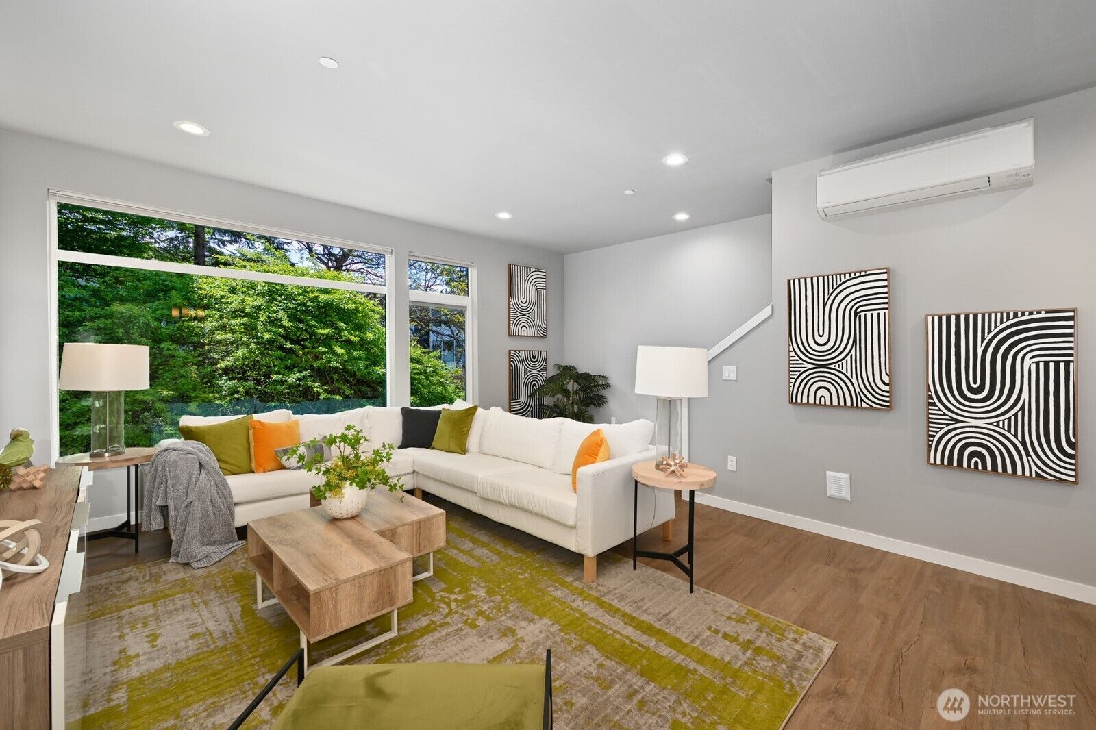 Property Photo: 18028 10th Avenue NE F WA 98155