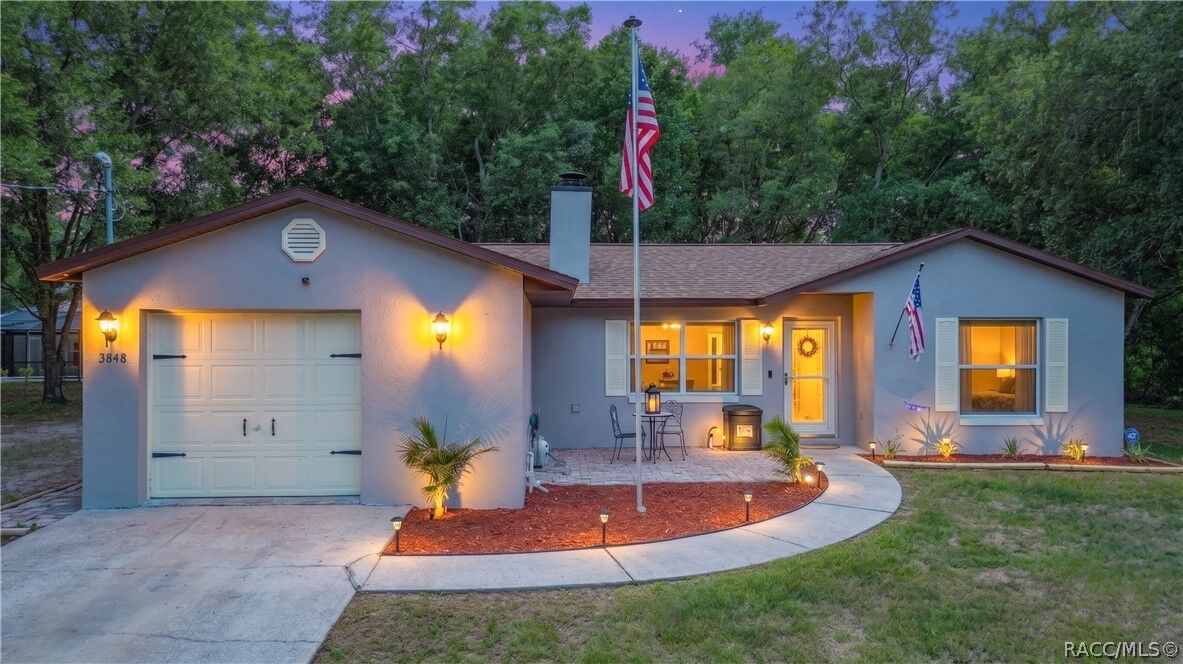 Property Photo: 3848 E Wilma Street FL 34453