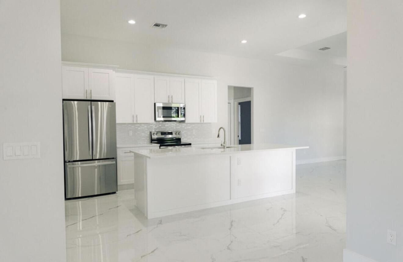 Property Photo:  1221 SW Alcantarra Boulevard  FL 34953 