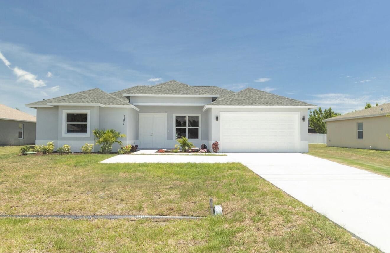 Property Photo:  1221 SW Alcantarra Boulevard  FL 34953 