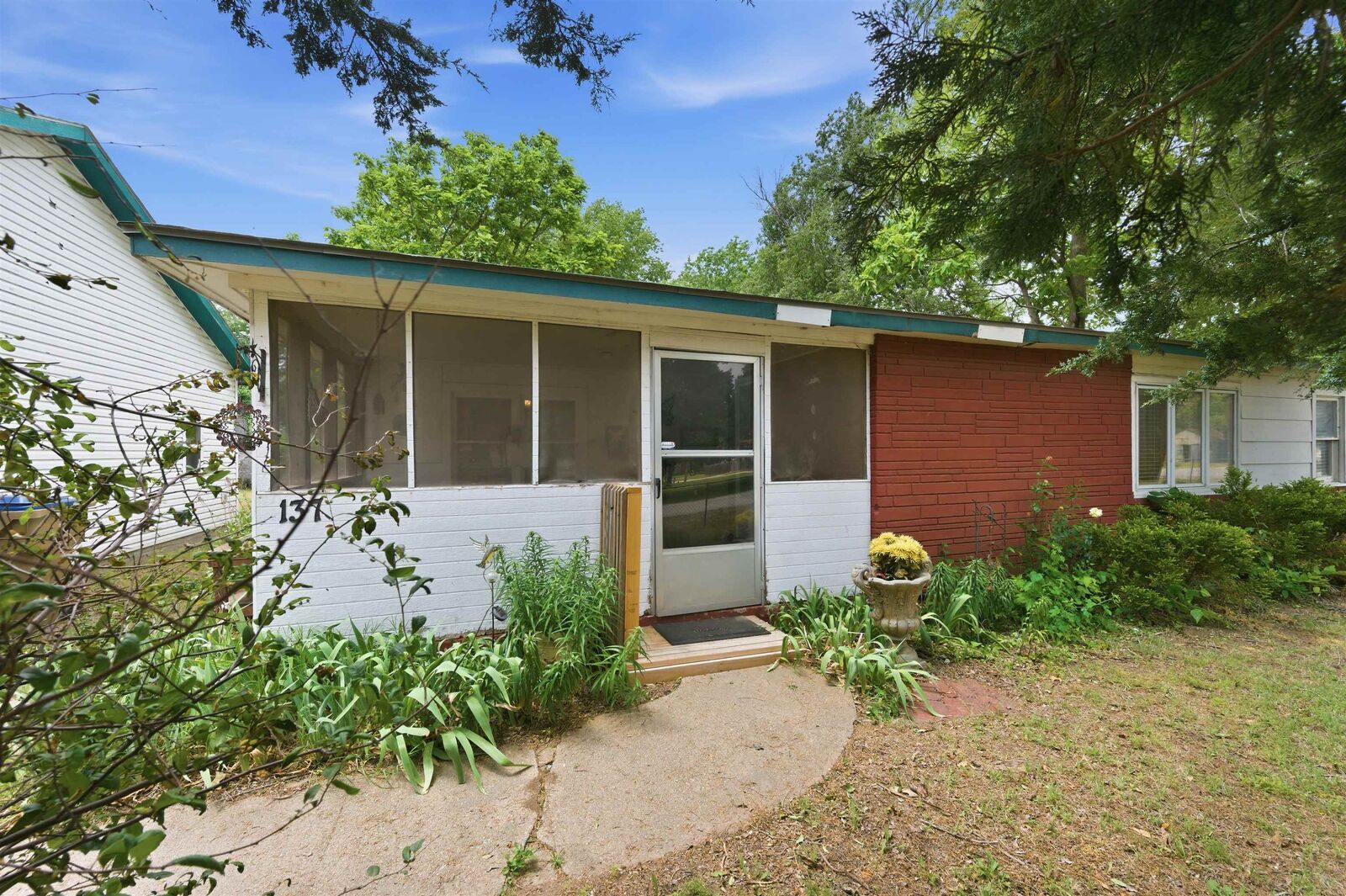 Property Photo:  137 N Davidson Ave  KS 67016 