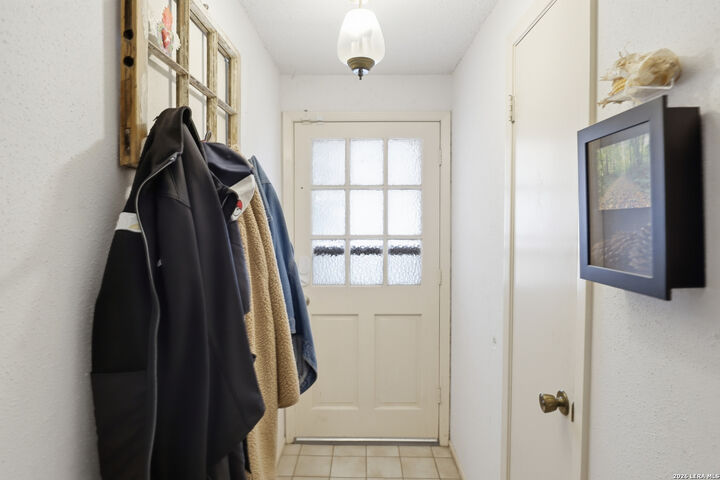 Property Photo: 6923 Scottswood TX 78239