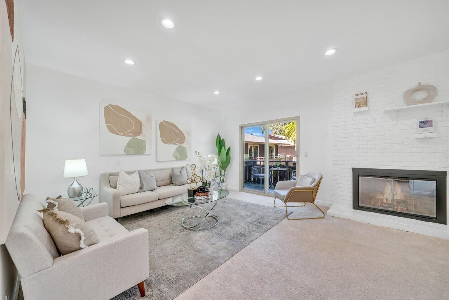 Property Photo:  100E Middlefield Rd 3H  CA 94043 
