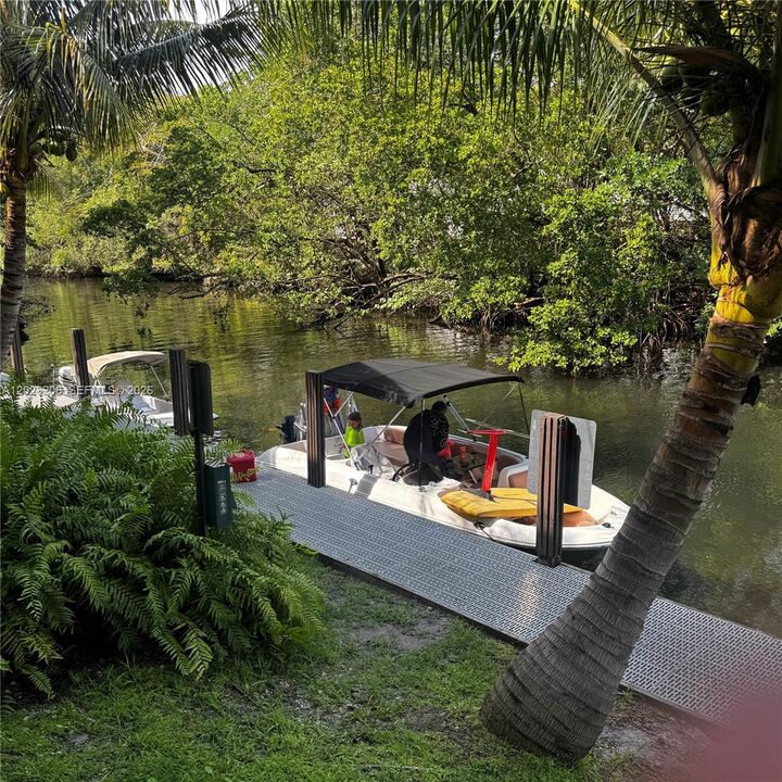Property Photo:  1860 Venice Park Dr 107  FL 33181 
