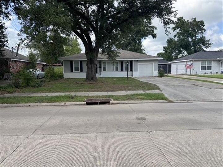 Property Photo:  1917 4th Street  LA 70601 