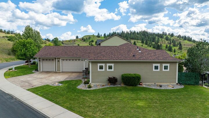 Property Photo:  35 S Parkview Ct  WA 99019 