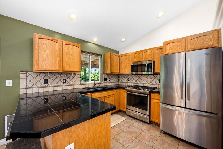 Property Photo:  3610 S Havana St  WA 99223 